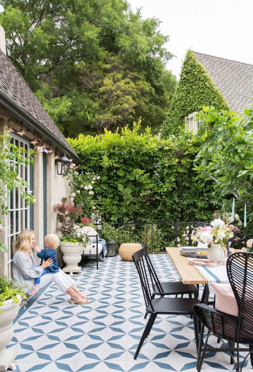 Emily-Henderson_House-Beautiful_Courtyard_Tile_Modern_English_Country_20
